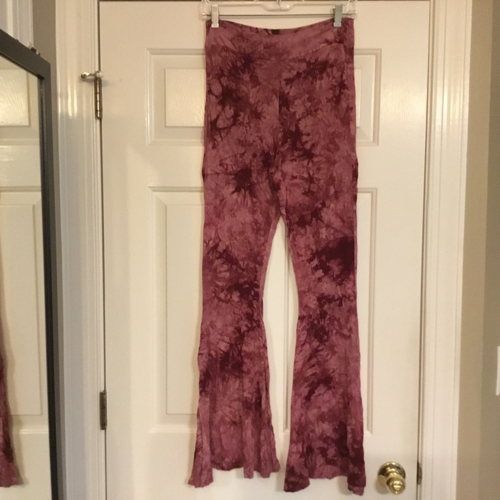 3/$15 L&B burgundy Tie Dye Bell bottom leggings M